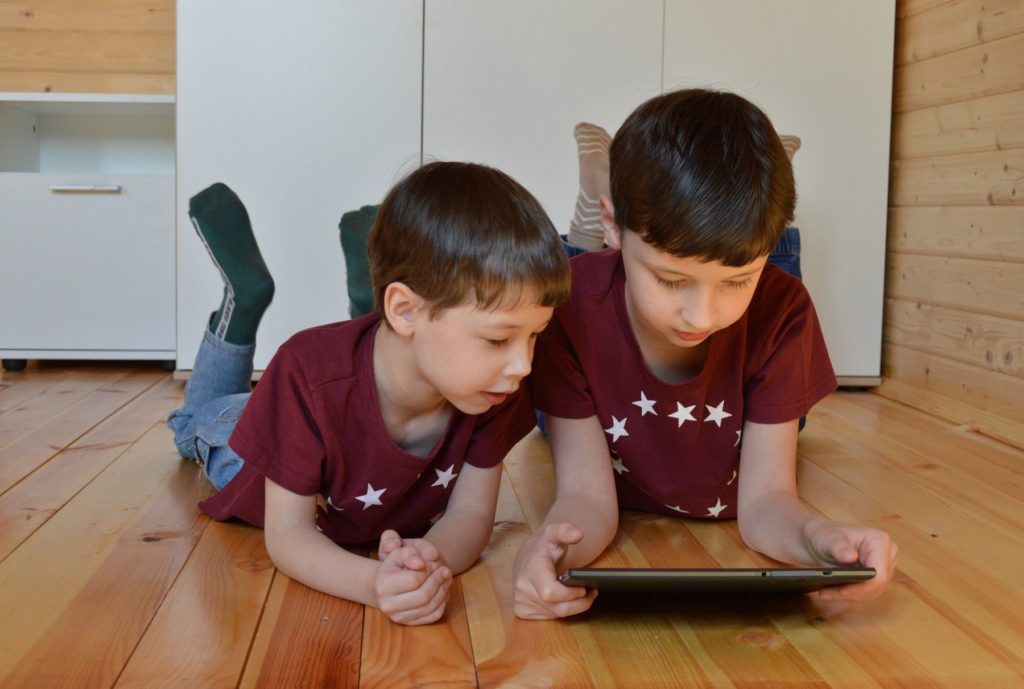 Institute for Educational Advancement - Connecting bright minds; nurturing intellectual and personal growth
